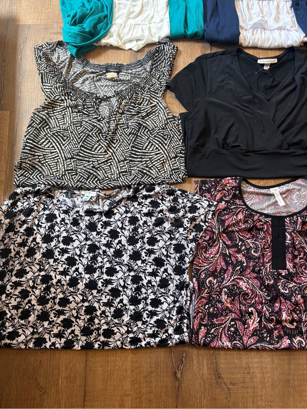Women’s XL Shirt Bundle Lot of 12 Name Brand Wholesale Resale - Picture 2 of 8